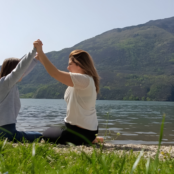 persone sul lago di novate in ginocchio